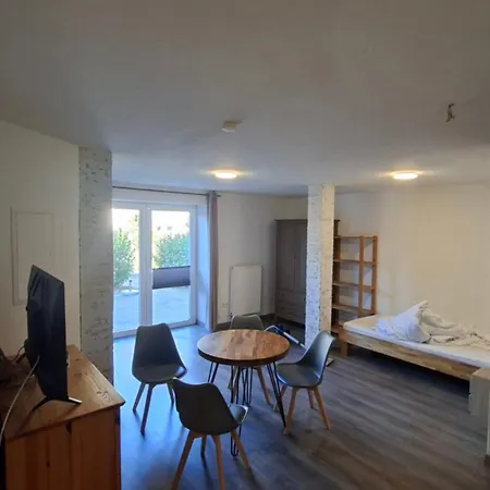 2 Monteurwohnung Mit Terasse Kueche Bad