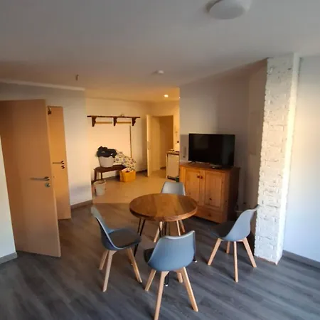 2 Monteurwohnung Mit Terasse Kueche Bad *